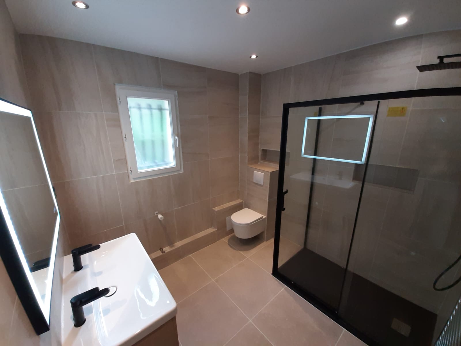 Après rénovation de salle de bain livrée clé en main